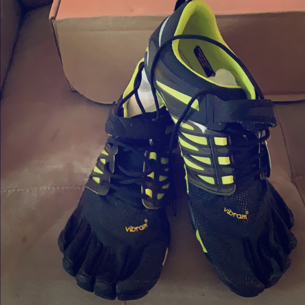 Vibram- Five Finger moisture management